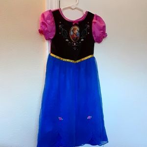 Lil girls Frozen: Anna costume size 3t